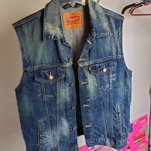 Sleeveless Blue Jean Levi Denim Jacket